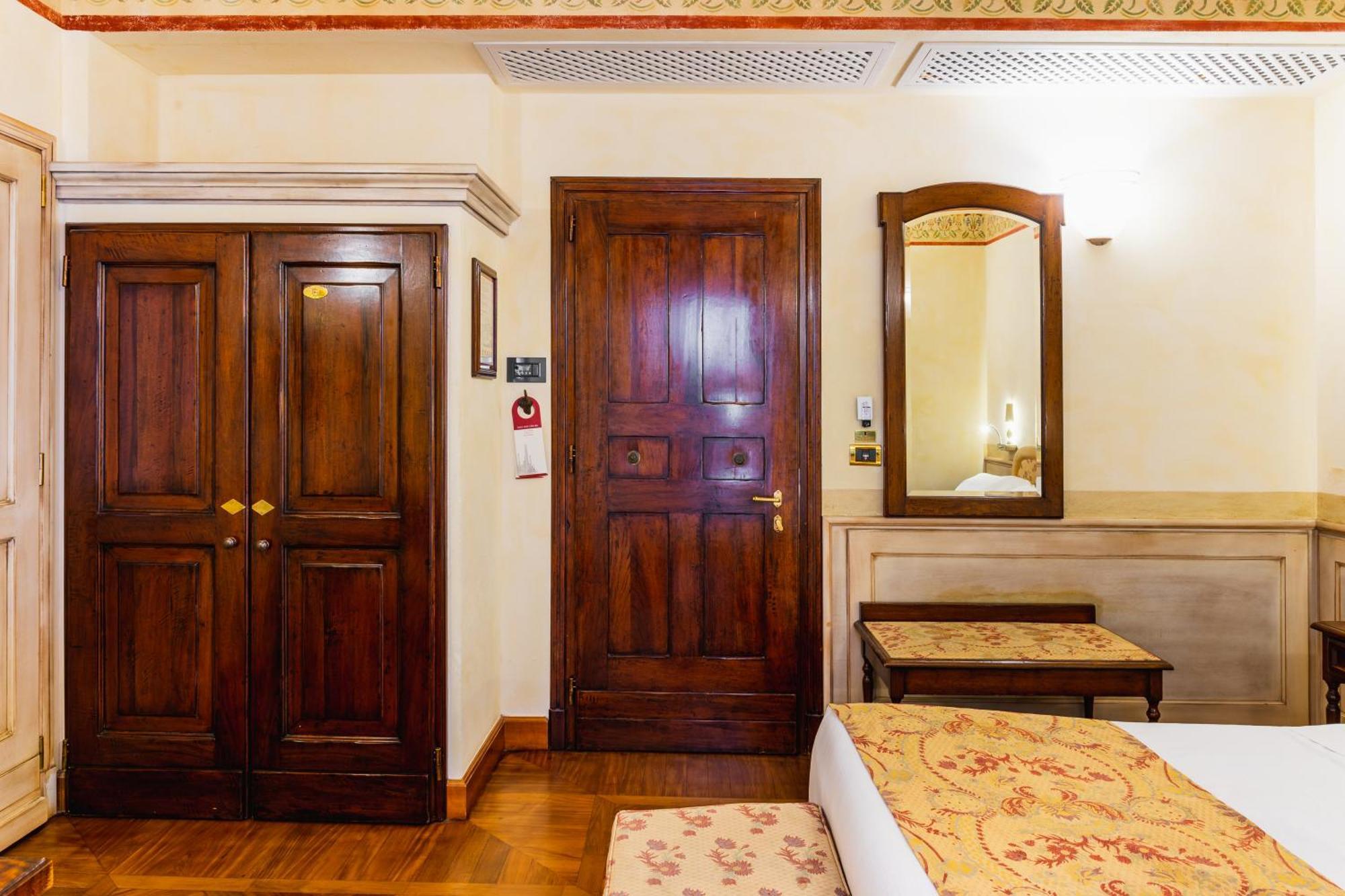 อาร์ต โฮเต็ล คอมเมอร์เชียนติ Hotel โบโลญญา ภายนอก รูปภาพ